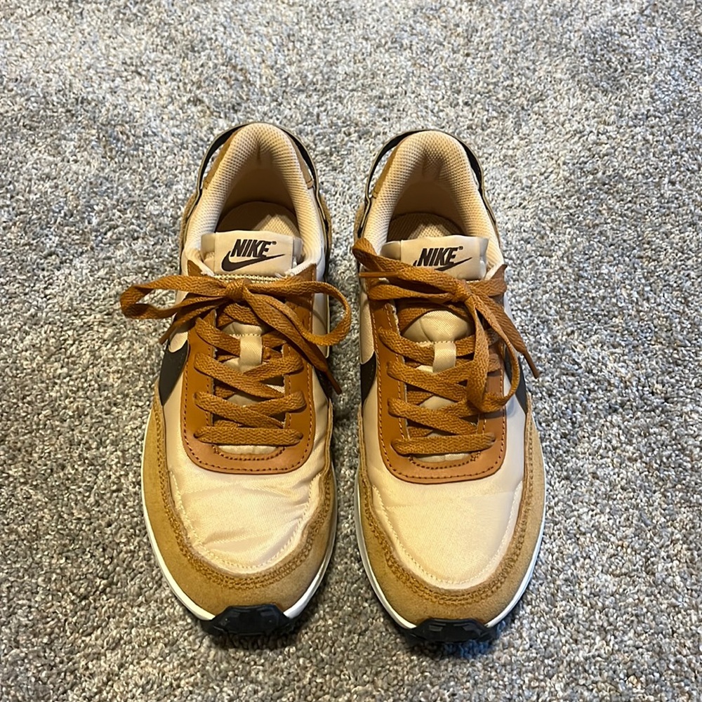 Nike waffle debut women’s